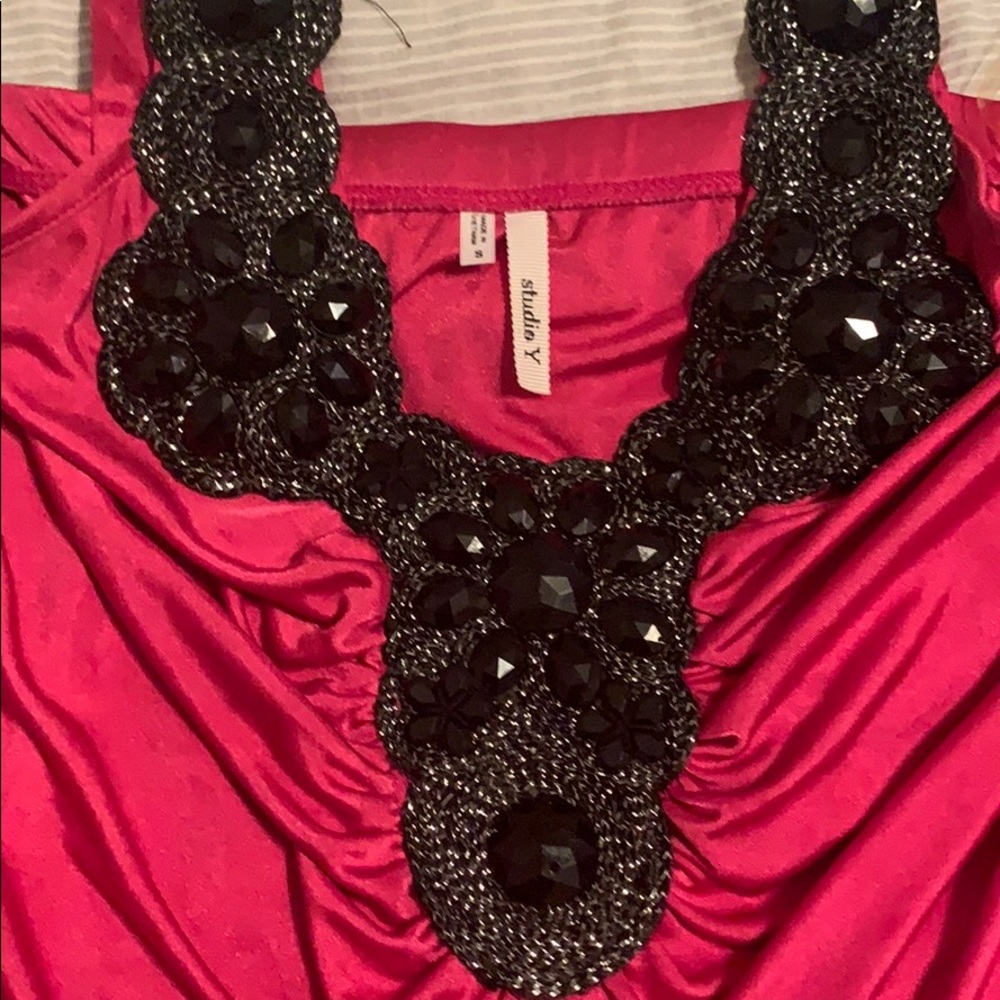Tops - Picture 2 of 3